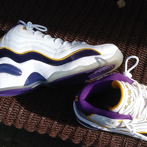 kobe shoes discontinued